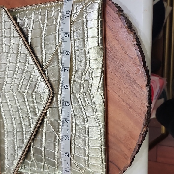 Rebecca Minkoff Elegant Gold Crocodile-Embossed Clutch - Picture 14 of 15